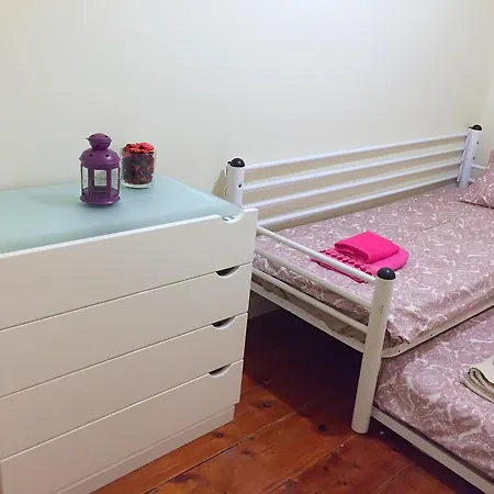 Great 3 Bedrooms,2 Bathrooms.in The Heart Of Lisbon! Apartamento *
