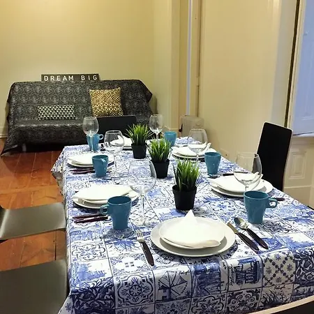 Great 3 Bedrooms,2 Bathrooms.in The Heart Of Lisbon! アパート リスボン